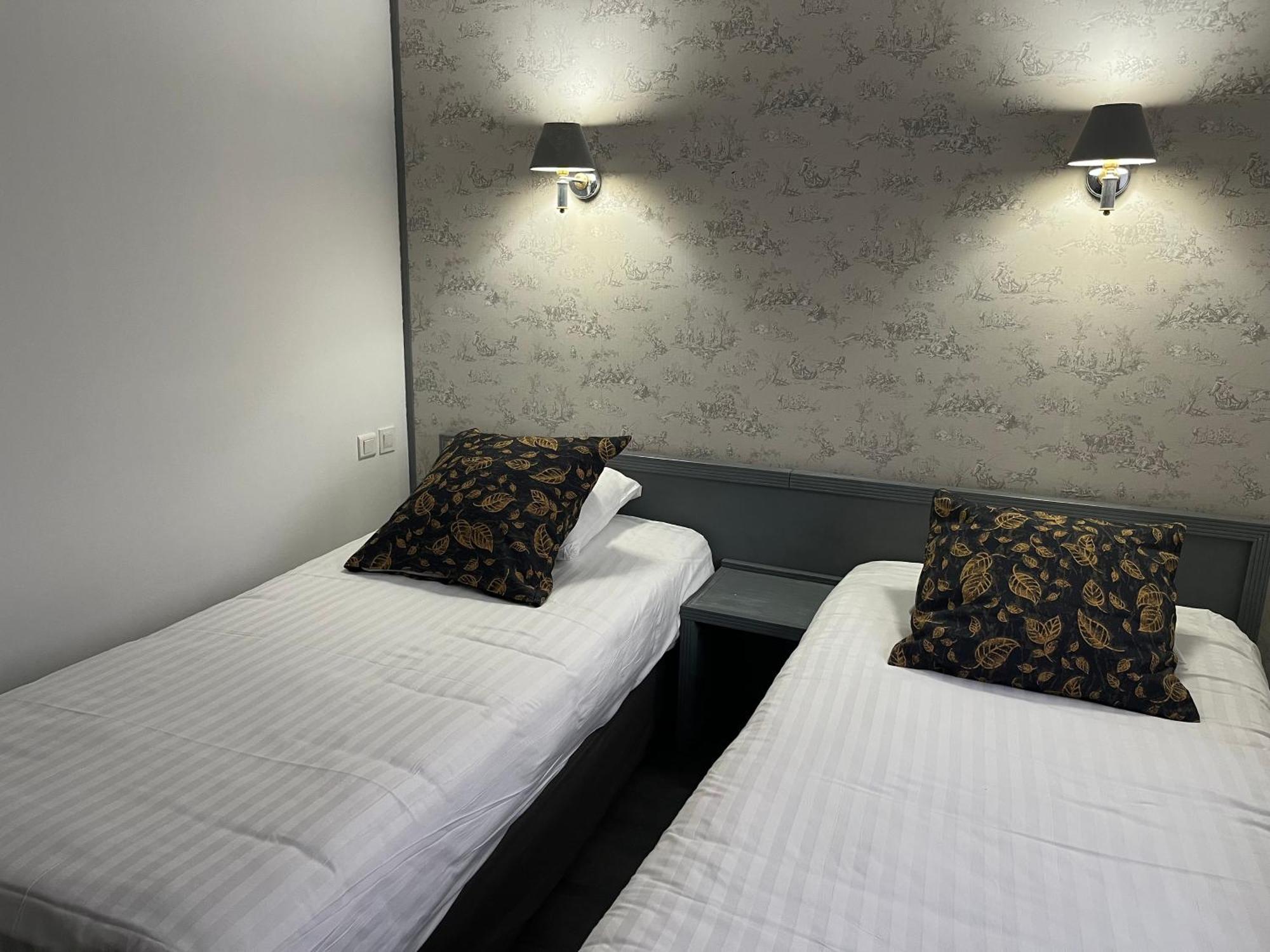 Hotel Val Saint Hilaire Givet Exterior foto